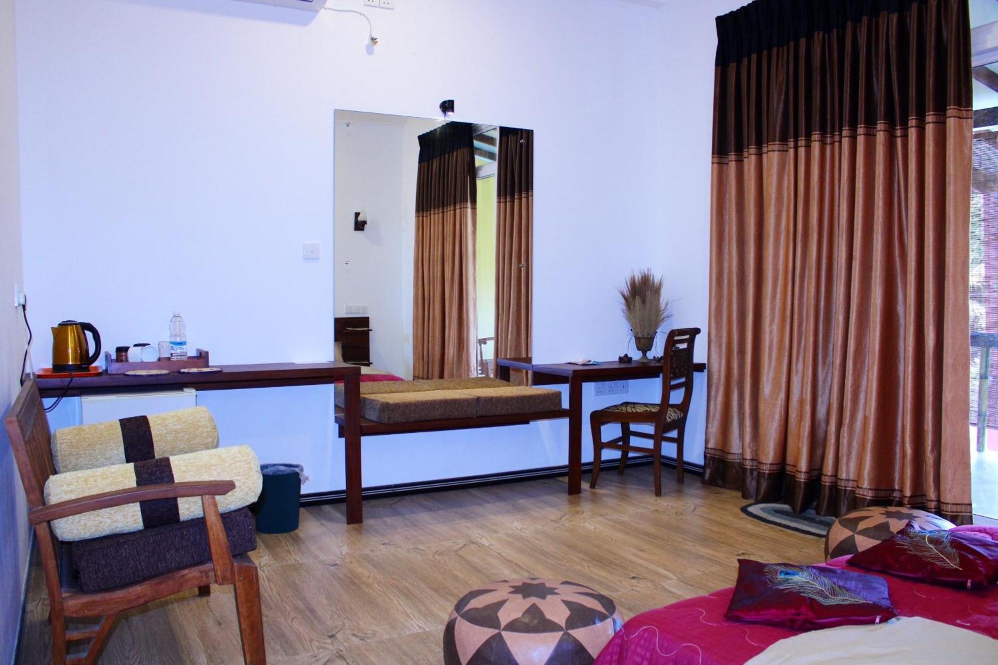 Raj Mahal Inn Wadduwa Exterior foto